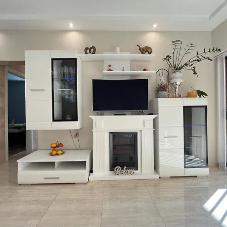 Lägenhet Elegant Attila Apartman *