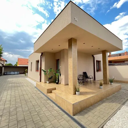 Elegant Attila Apartman Lägenhet